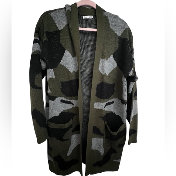 Dex Sweaters - Camouflage Open-Front Women Sweater